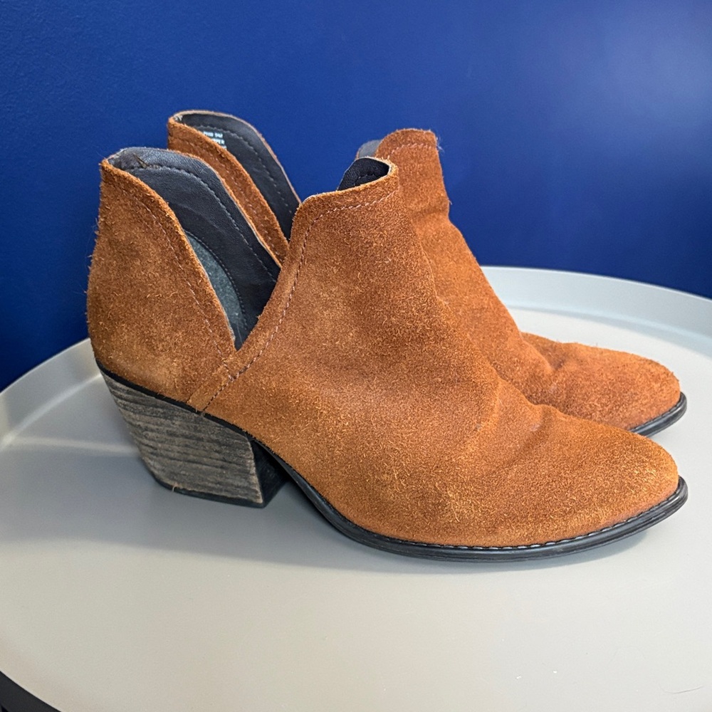 Steve Madden Adelphi Brown Suede Ankle Booties